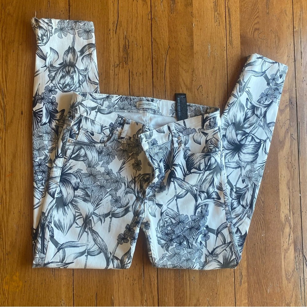 Zara Jeans Size 6 Tropical Floral Black and White Premium Denim